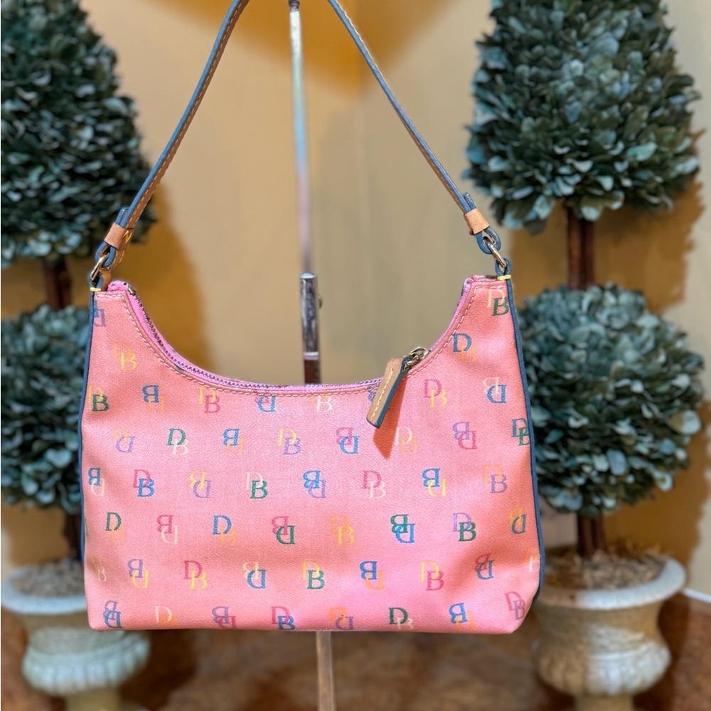 39 Dooney & Bourke Vintage Pink Monogram Rainbow Zipper Handbag